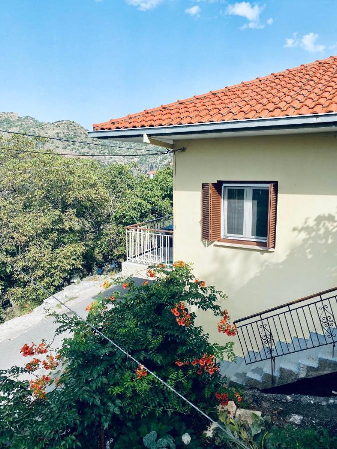 Appartement Ortansia à Dimitsana Extérieur photo